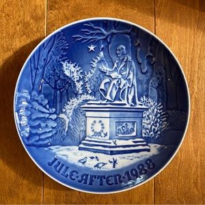 1988 Bing & Grondahl Christmas plate, The King's Garden in Copenhagen